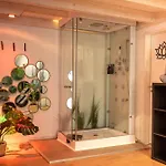 Wellness Mit Whirlpool Und Sauna منزل للإقامة أهلن