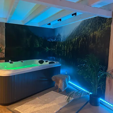 Wellness Mit Whirlpool Und Sauna منزل للإقامة