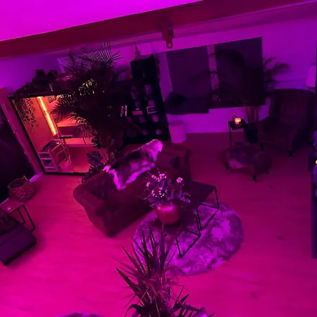 منزل للإقامة Wellness Mit Whirlpool Und Sauna