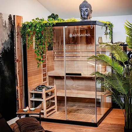 Wellness Mit Whirlpool Und Sauna منزل للإقامة *