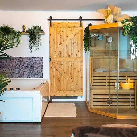 Wellness Mit Whirlpool Und Sauna أهلن
