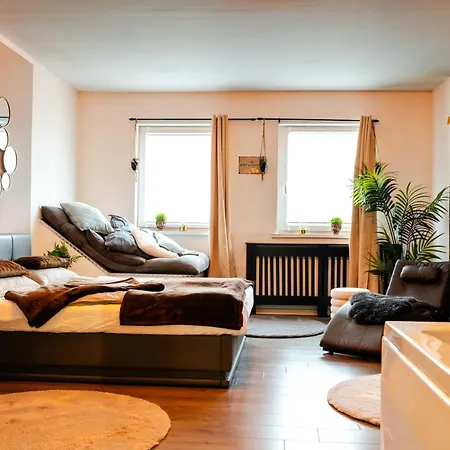 Habitación en casa particular Wellness Mit Whirlpool Und Sauna *