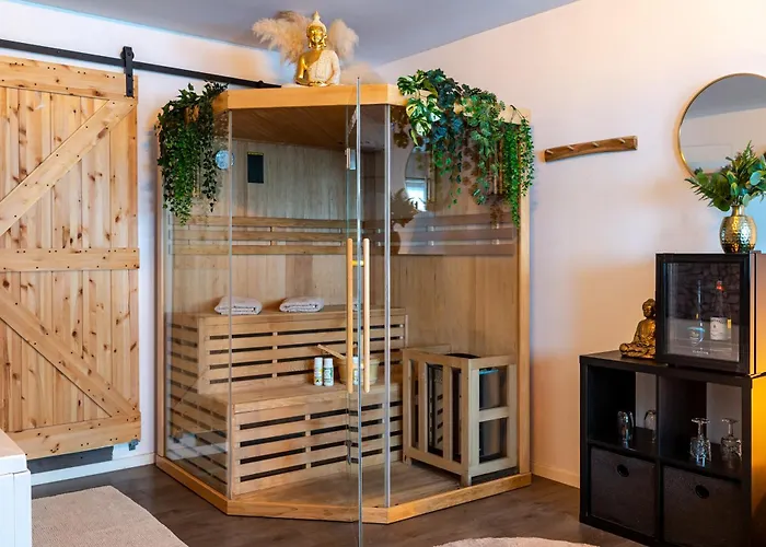 Wellness Mit Whirlpool Und Sauna