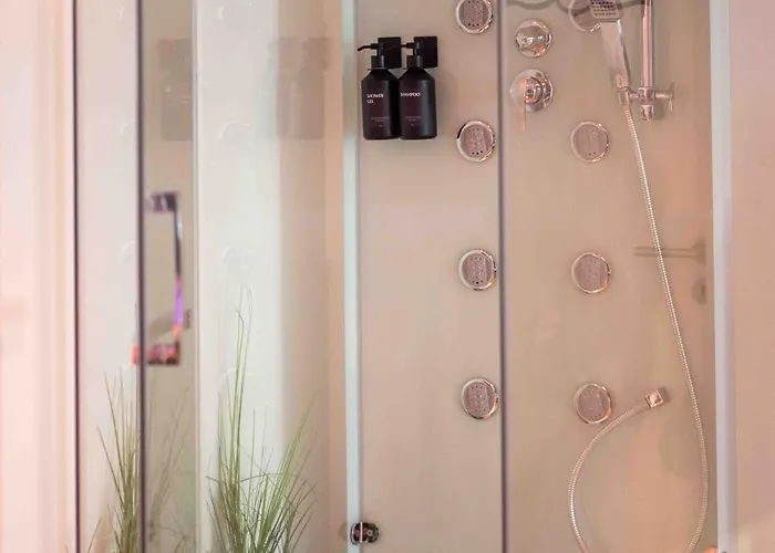 Wellness Mit Whirlpool Und Sauna *