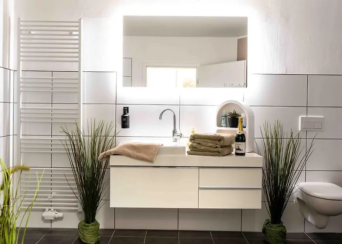 Wellness Mit Whirlpool Und Sauna