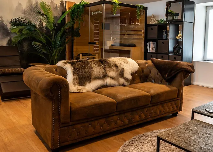 Wellness Mit Whirlpool Und Sauna *